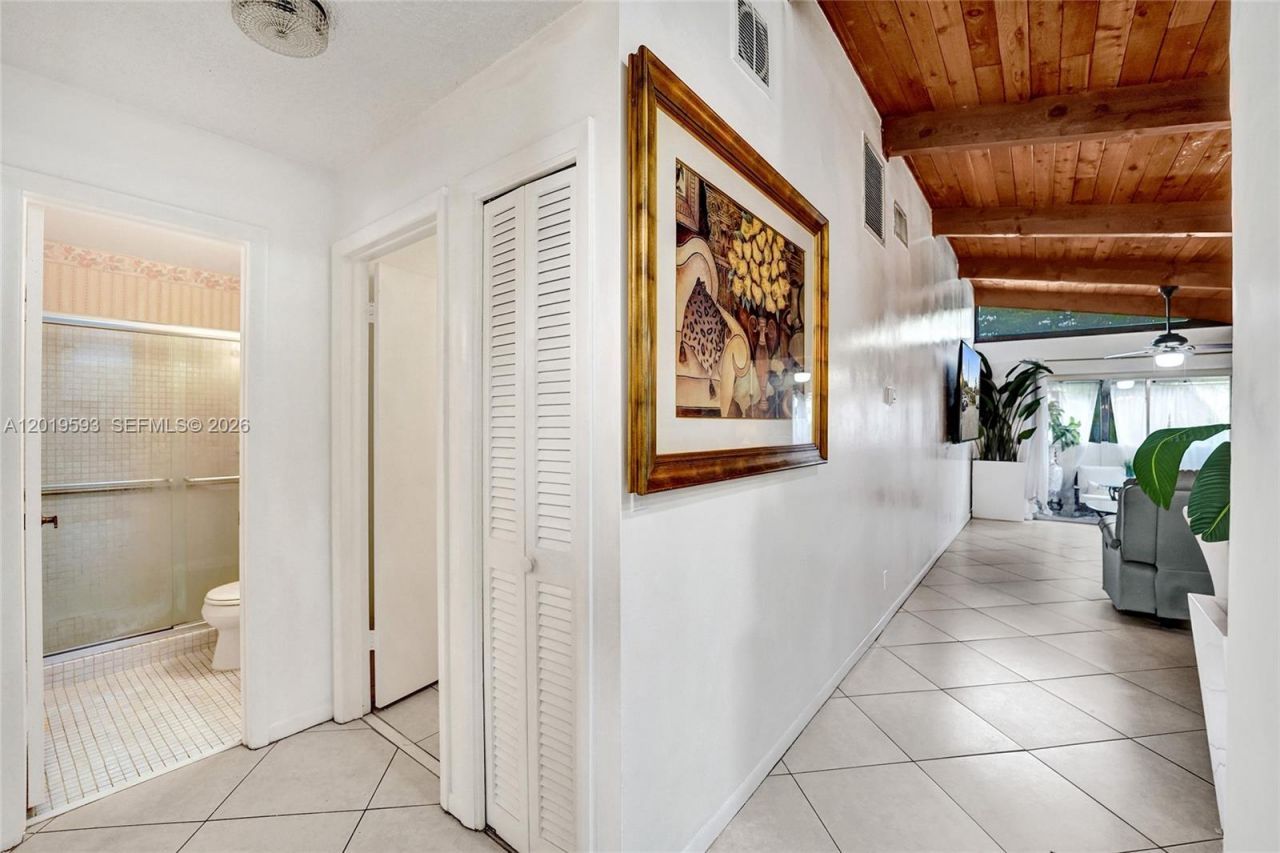 123 Briarwood Cir, Unit 2-5, Hollywood, FL 33024 Photo