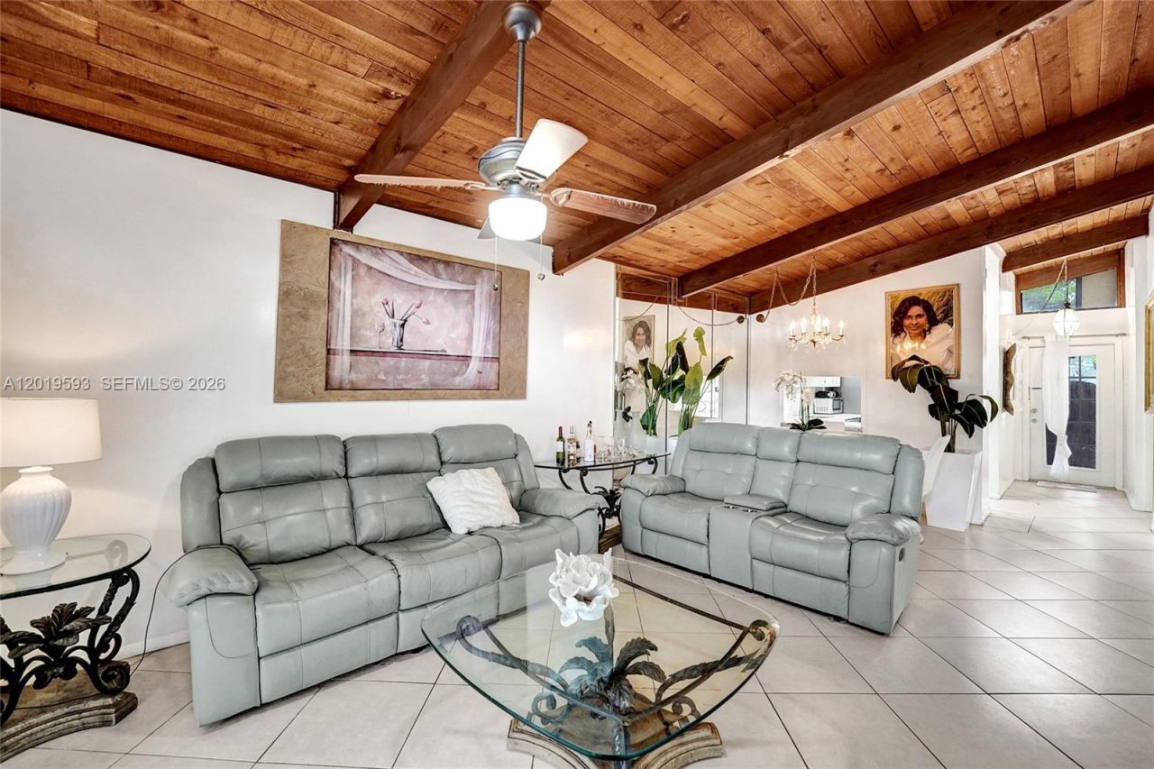 123 Briarwood Cir, Unit 2-5, Hollywood, FL 33024 Photo