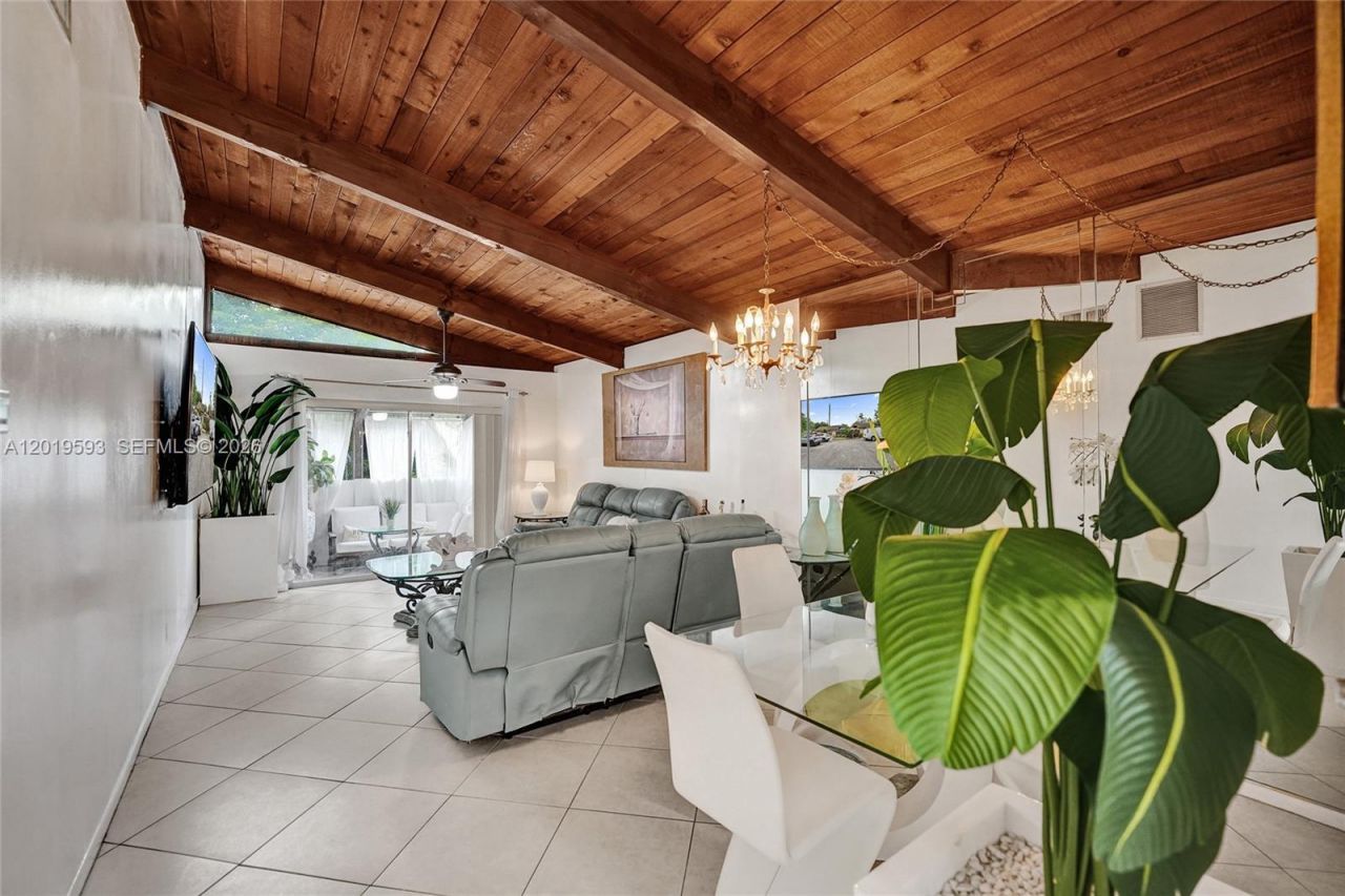 123 Briarwood Cir, Unit 2-5, Hollywood, FL 33024 Photo