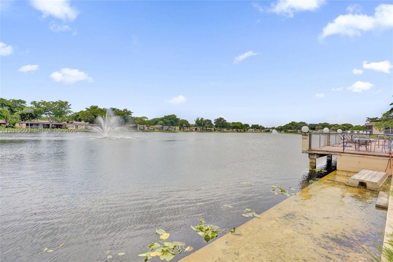 123 Briarwood Cir, Unit 2-5, Hollywood, FL 33024 Photo