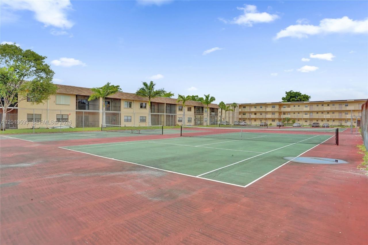 123 Briarwood Cir, Unit 2-5, Hollywood, FL 33024 Photo