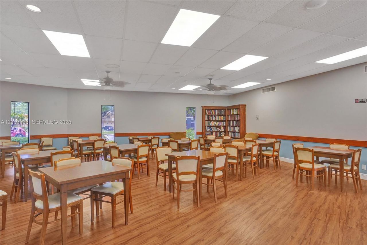 123 Briarwood Cir, Unit 2-5, Hollywood, FL 33024 Photo