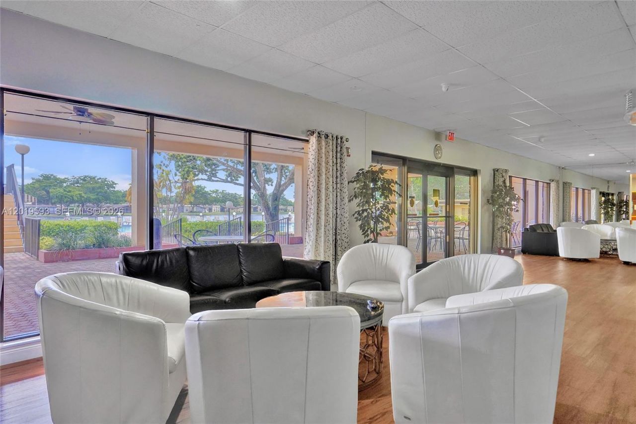123 Briarwood Cir, Unit 2-5, Hollywood, FL 33024 Photo