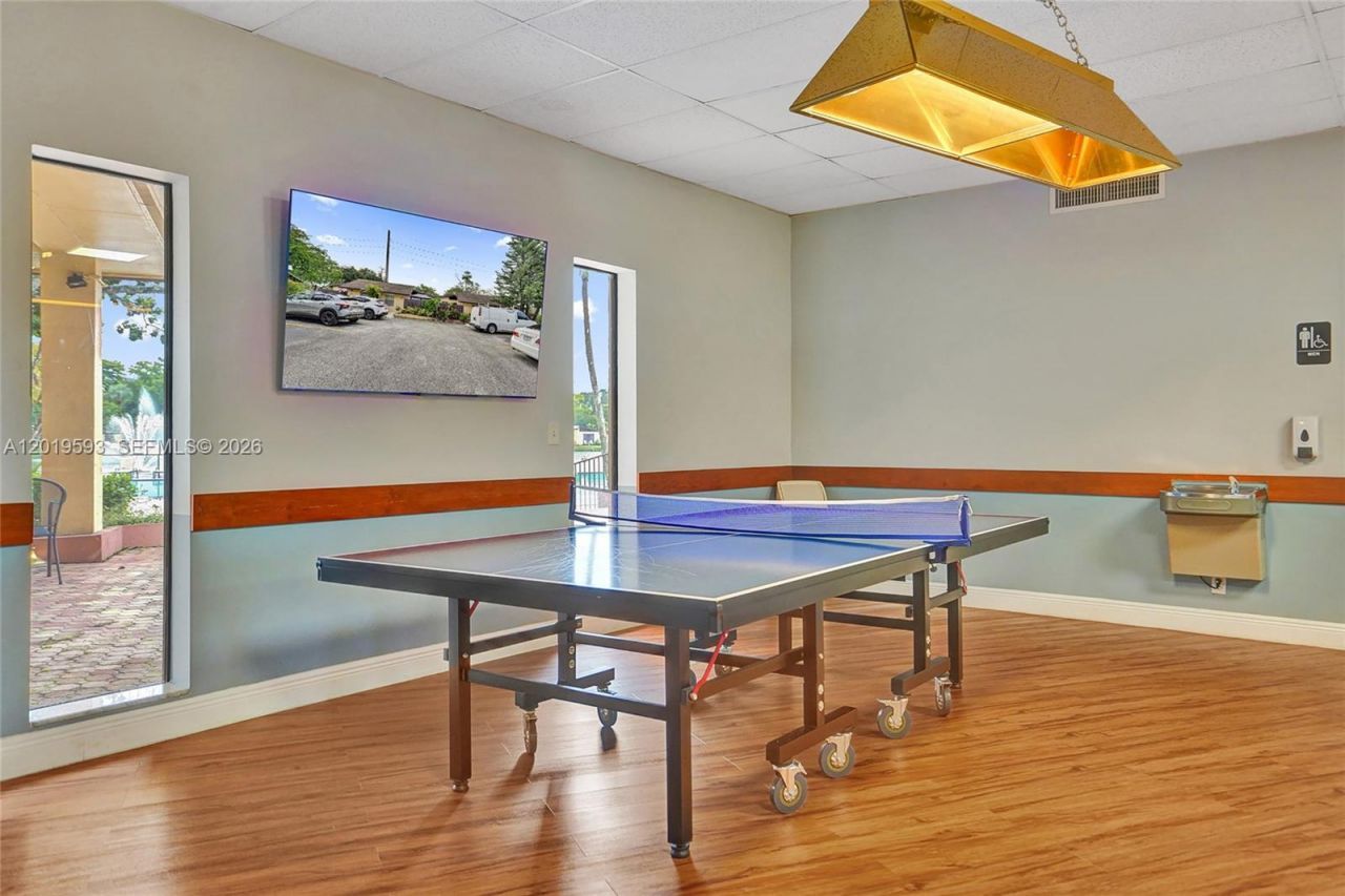 123 Briarwood Cir, Unit 2-5, Hollywood, FL 33024 Photo