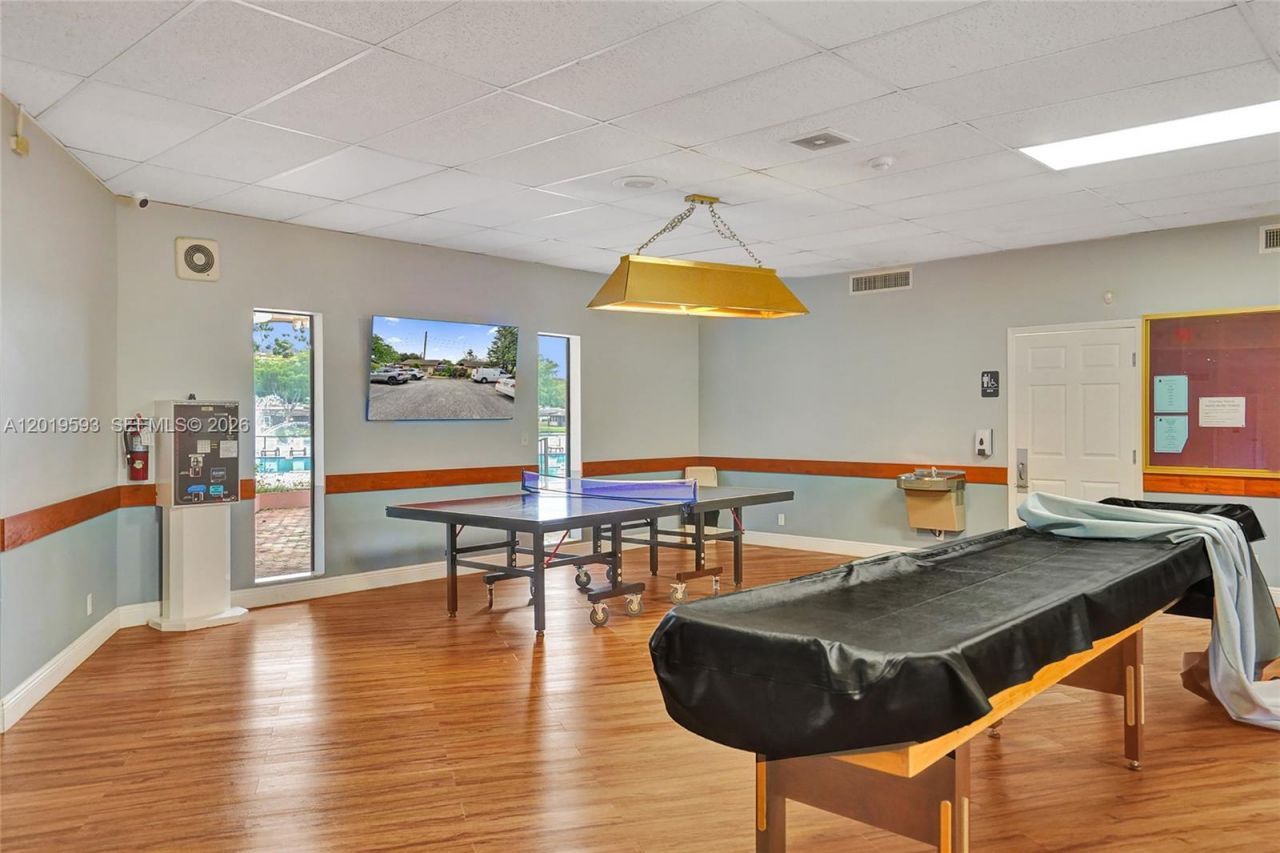 123 Briarwood Cir, Unit 2-5, Hollywood, FL 33024 Photo