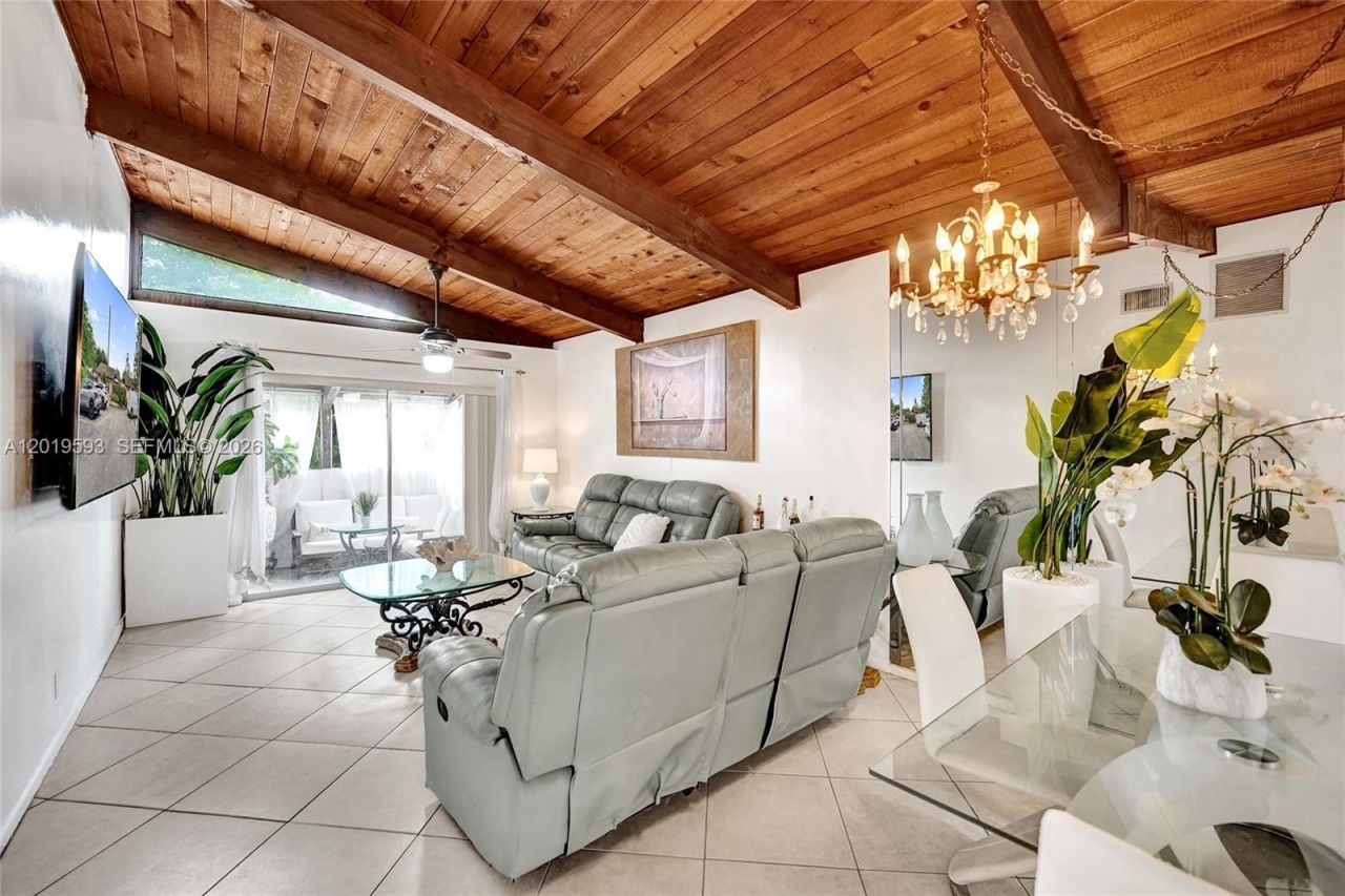 123 Briarwood Cir, Unit 2-5, Hollywood, FL 33024 Photo