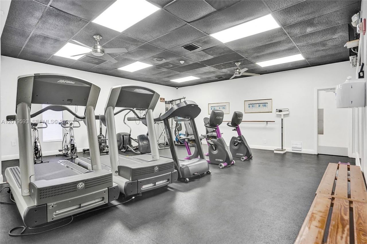 123 Briarwood Cir, Unit 2-5, Hollywood, FL 33024 Photo
