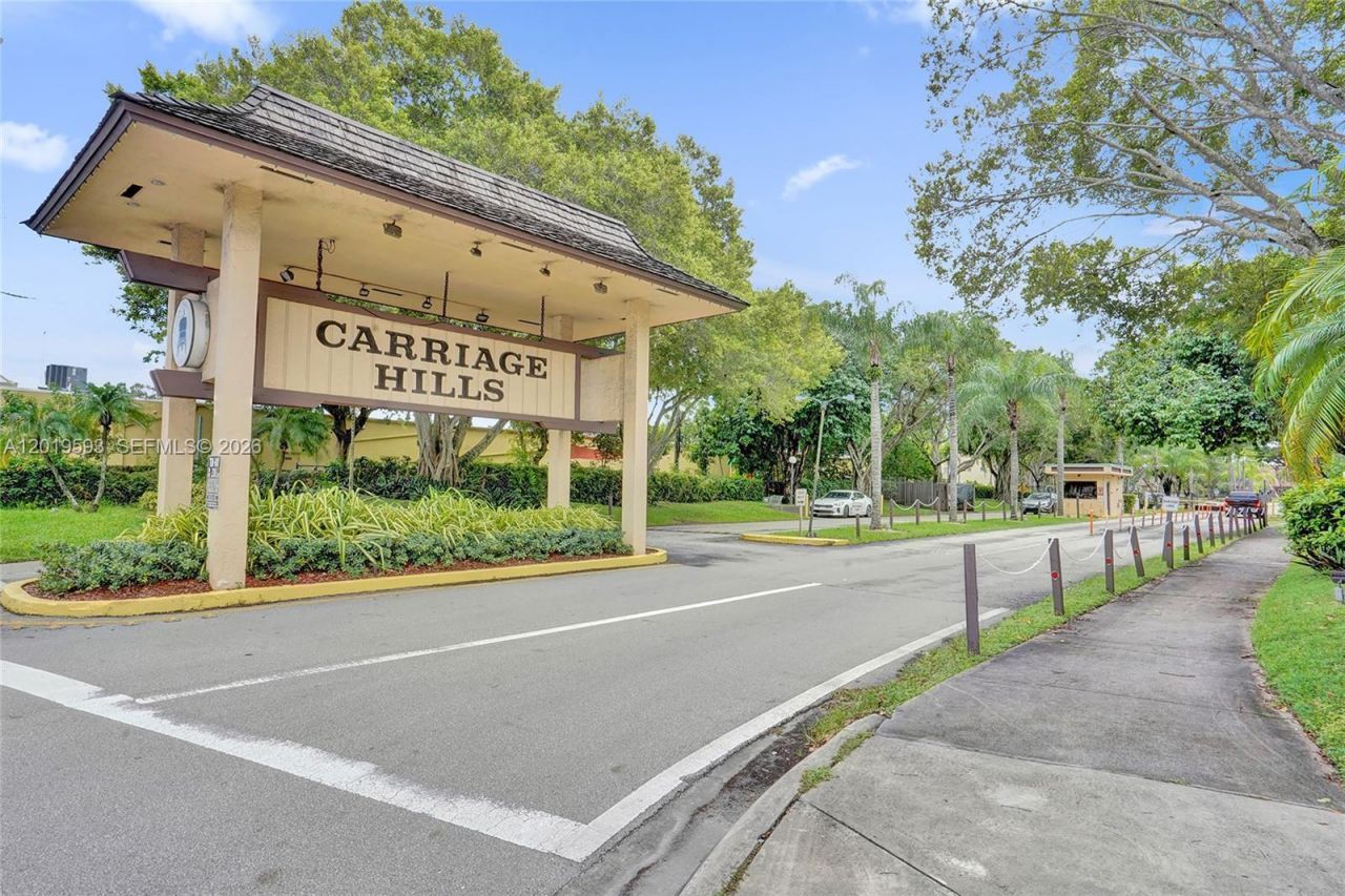 123 Briarwood Cir, Unit 2-5, Hollywood, FL 33024 Photo