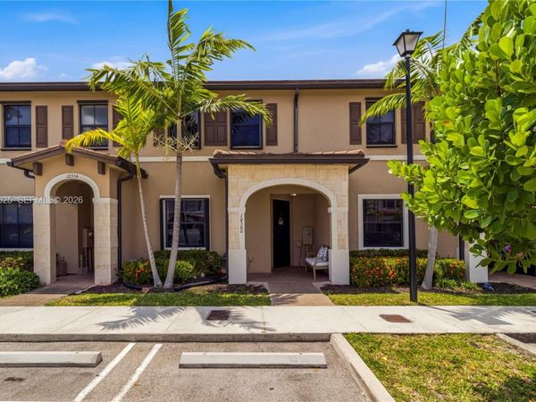 10560 W 33rd Way , Unit 10560, Hialeah, FL 33018