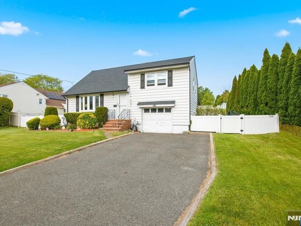 655 Boulevard, NEW MILFORD, NJ 07646