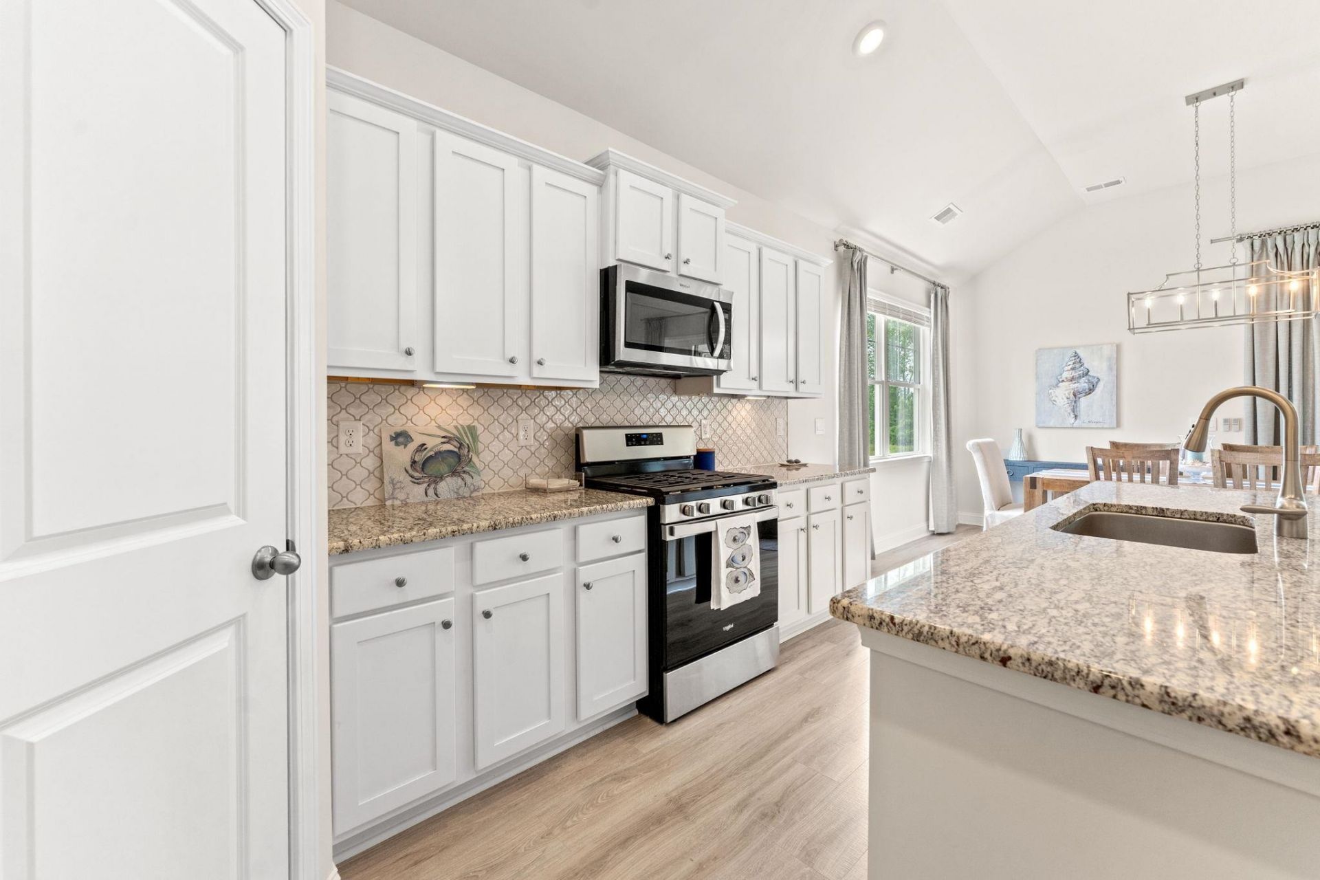 3008 Sutherland Dr.  Photo 8