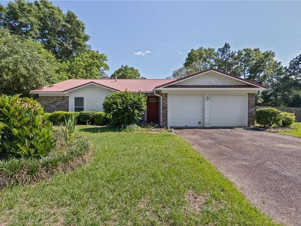 8383 Twin Lakes Drive, Mobile, AL 36695