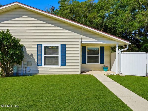 998 CABO BLANCO Avenue E, Jacksonville, FL 32233