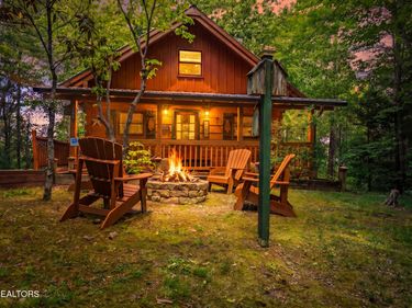 3005 Mountain Memories Way, Sevierville, TN 37876