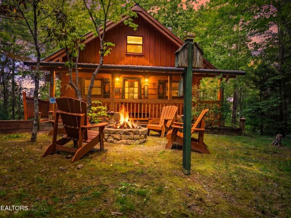 3005 Mountain Memories Way, Sevierville, TN 37876