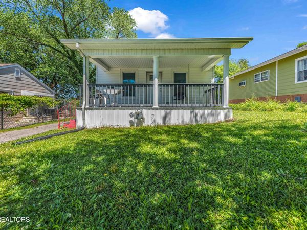2730 Barton St, Knoxville, TN 37917