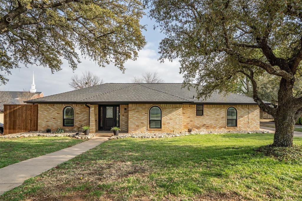 1134 Sunset Drive , Trophy Club, TX 76262 Main Photo