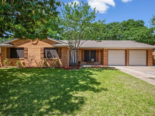 28 Coffee Tavern Road, Bedford, TX 76022