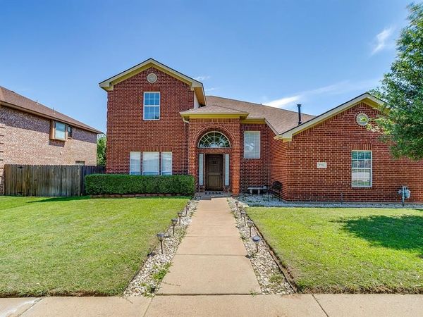 5711 Homestead Road, Arlington, TX 76017