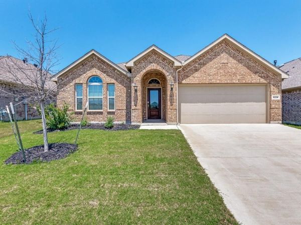 9224 Lace Cactus Drive, Fort Worth, TX 76131