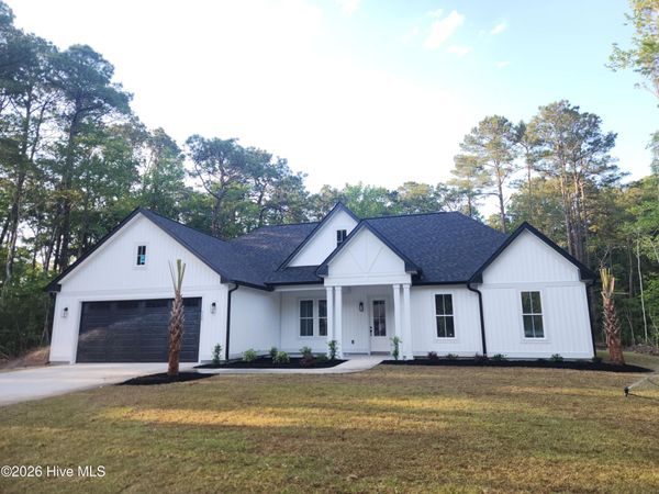 520 Boundaryline Drive NW, Calabash, NC 28467