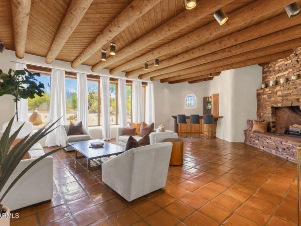 6249 E OLD PAINT Trail, Cave Creek, AZ 85331