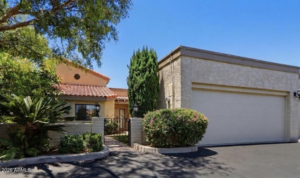 903 W Glendale Avenue, Unit 8, Phoenix, AZ 85021 Main Photo