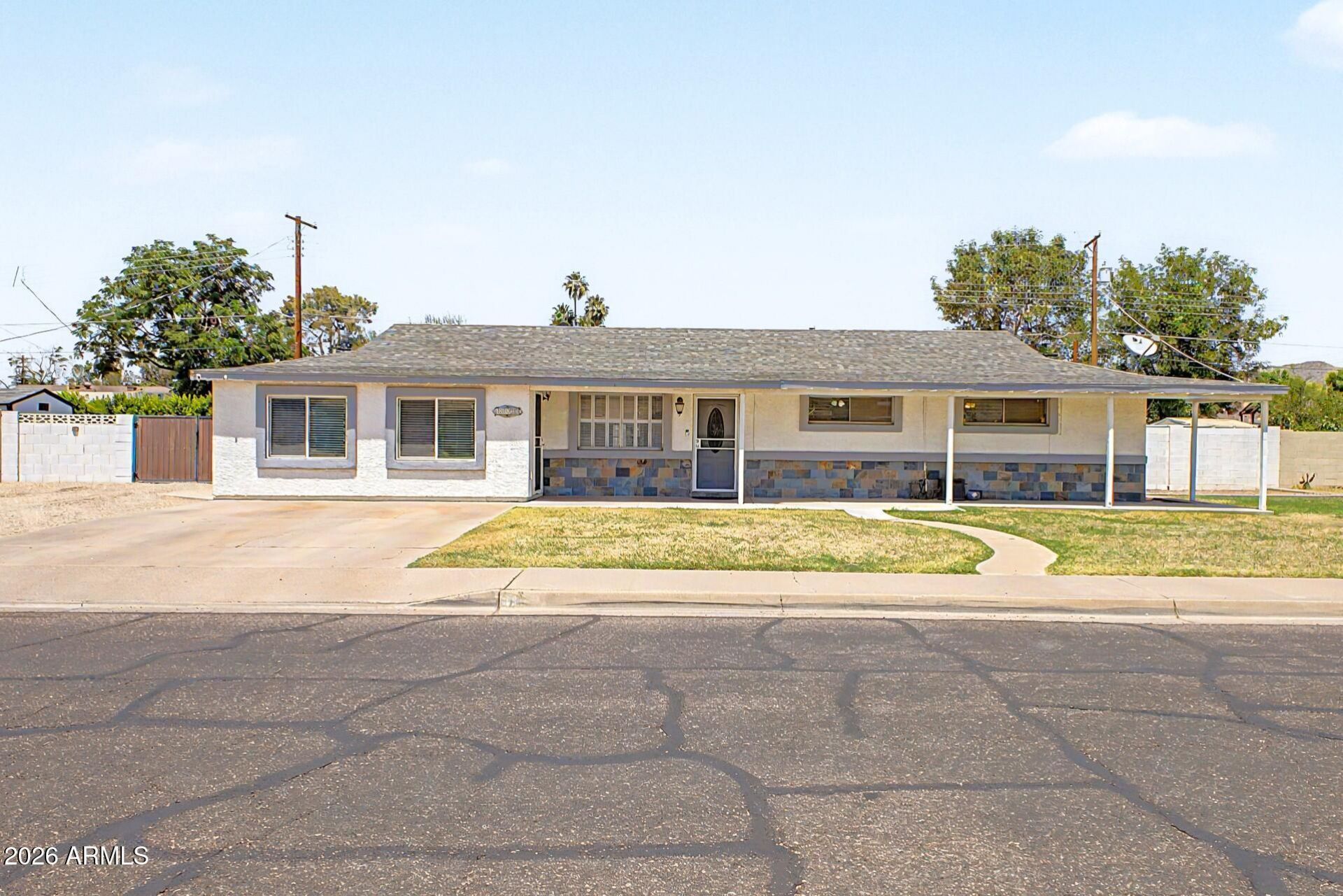 1522 W Lawrence Lane, Phoenix, AZ 85021 Main Photo