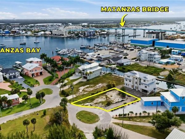 740 Matanzas CT, FORT MYERS BEACH, FL 33931