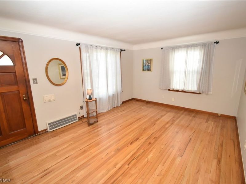 13129 Astor Avenue, Cleveland, OH 44135 Photo 3