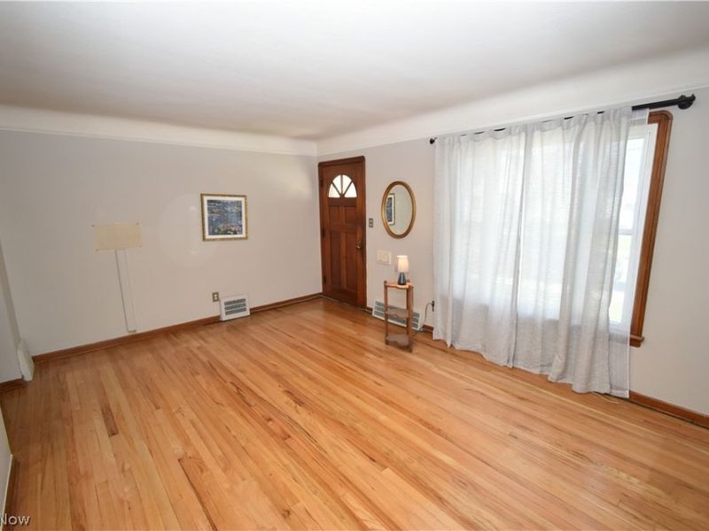 13129 Astor Avenue, Cleveland, OH 44135 Photo 4