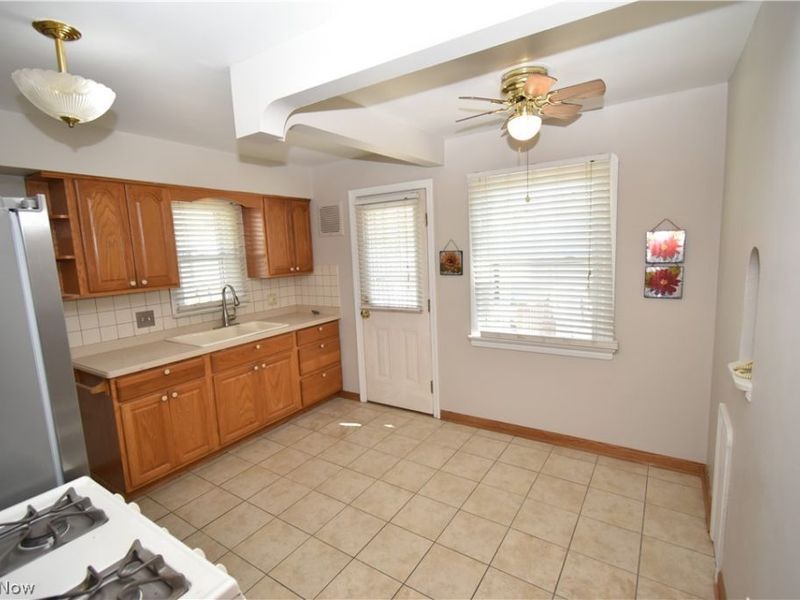 13129 Astor Avenue, Cleveland, OH 44135 Photo 6