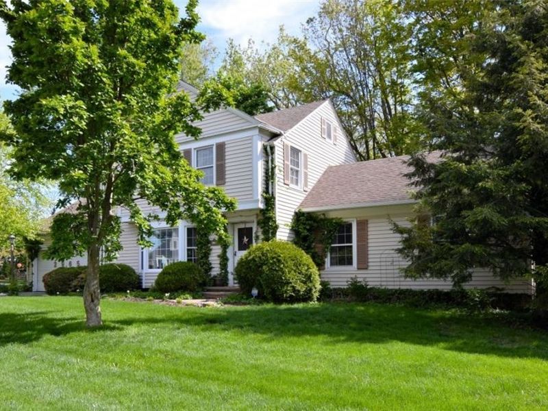 2965 Macbeth Drive, Rocky River, OH 44116 Photo 2