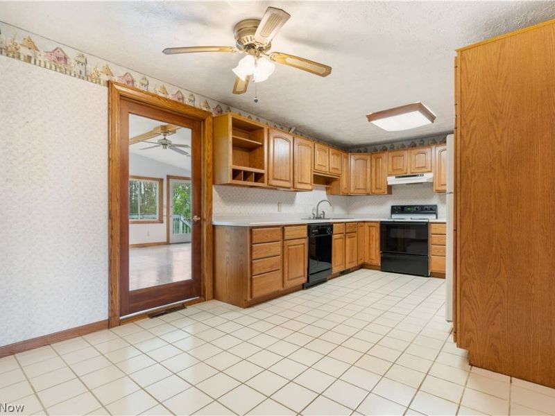 1478 Plateau Street NE, Uniontown, OH 44685 Photo 13
