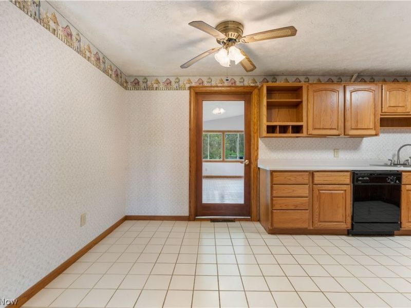1478 Plateau Street NE, Uniontown, OH 44685 Photo 15