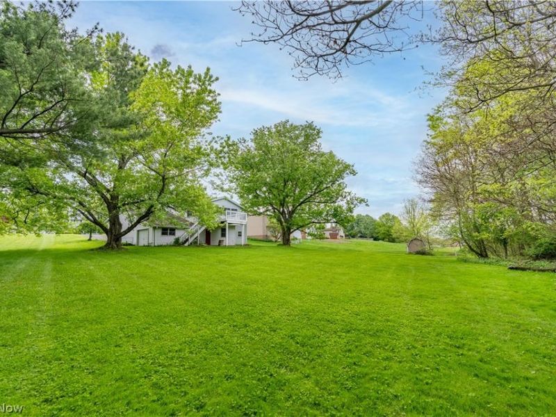 1478 Plateau Street NE, Uniontown, OH 44685 Photo 4