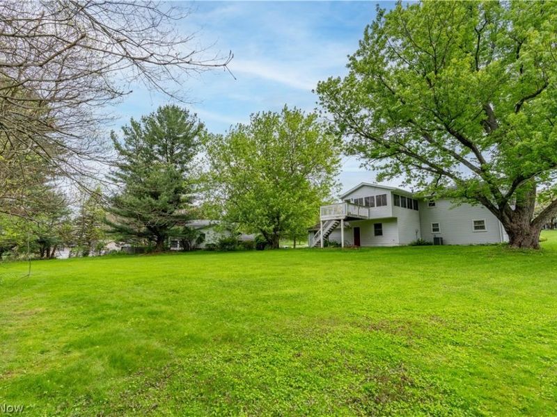 1478 Plateau Street NE, Uniontown, OH 44685 Photo 5