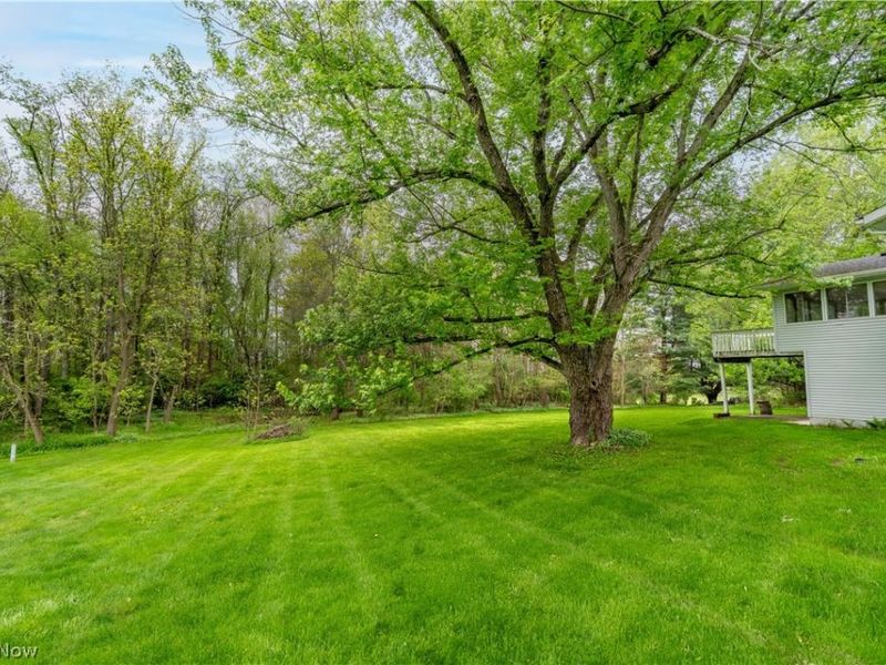 1478 Plateau Street NE, Uniontown, OH 44685 Photo 6