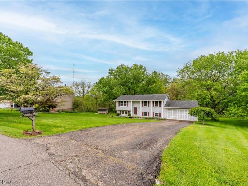 1478 Plateau Street NE, Uniontown, OH 44685 Photo 8