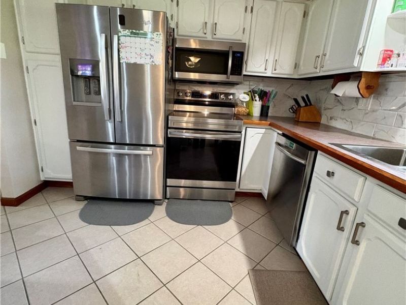 126 Valley Forge Circle, Elyria, OH 44035 Photo 10