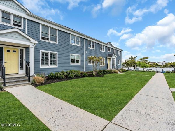 302 Deal Lake Drive, Unit 24, Asbury Park, NJ 07712