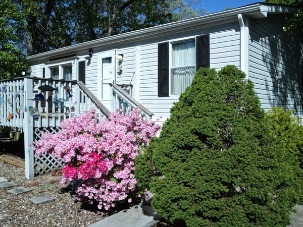 15 Oak Tree Lane, Manahawkin, NJ 08050