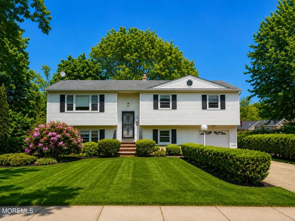 69 Whalepond Road, Oakhurst, NJ 07755