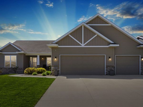 2921 Timber Cove Drive, Cedar Falls, IA 50613