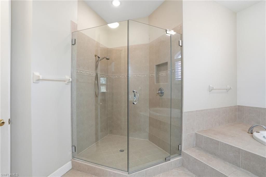 5957 Tarpon Gardens Cir, Unit 202, Cape Coral, FL 33914 Photo