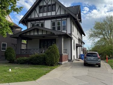 2 Agassiz Circle , Unit B, Buffalo, NY 14214