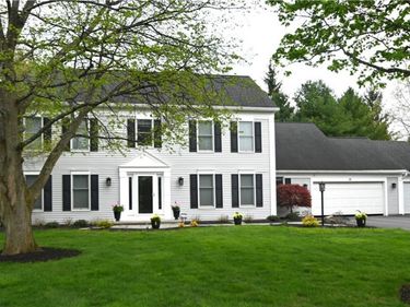 38 Farm Field Lane, Pittsford, NY 14534