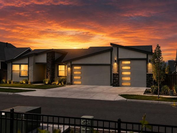 3631 NE Desert Juniper Lane, Bend, OR 97701