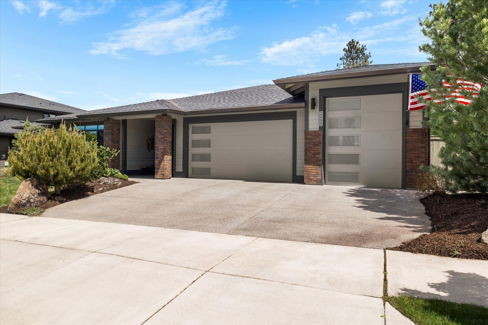 60886 SW Headwaters Loop, Bend, OR 97702 Main Photo