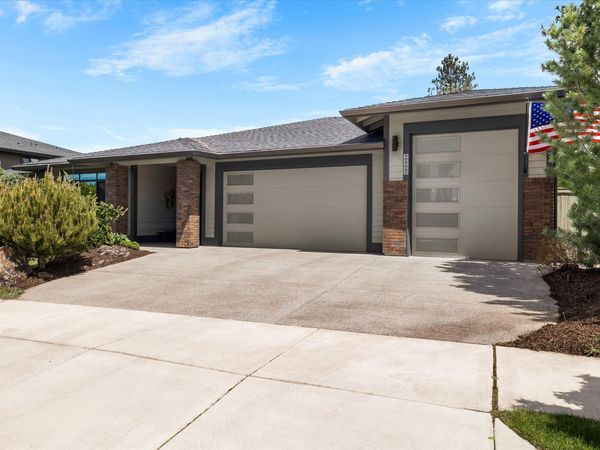 60886 SW Headwaters Loop, Bend, OR 97702